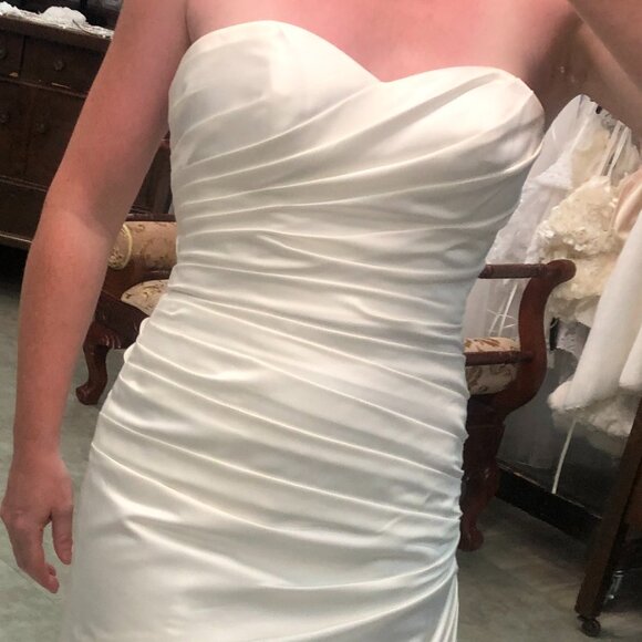 SAMPLE Satin Wedding Dress, Ivory Simple Mermaid Fit & Flare Sexy, Corset back - Picture 4 of 10